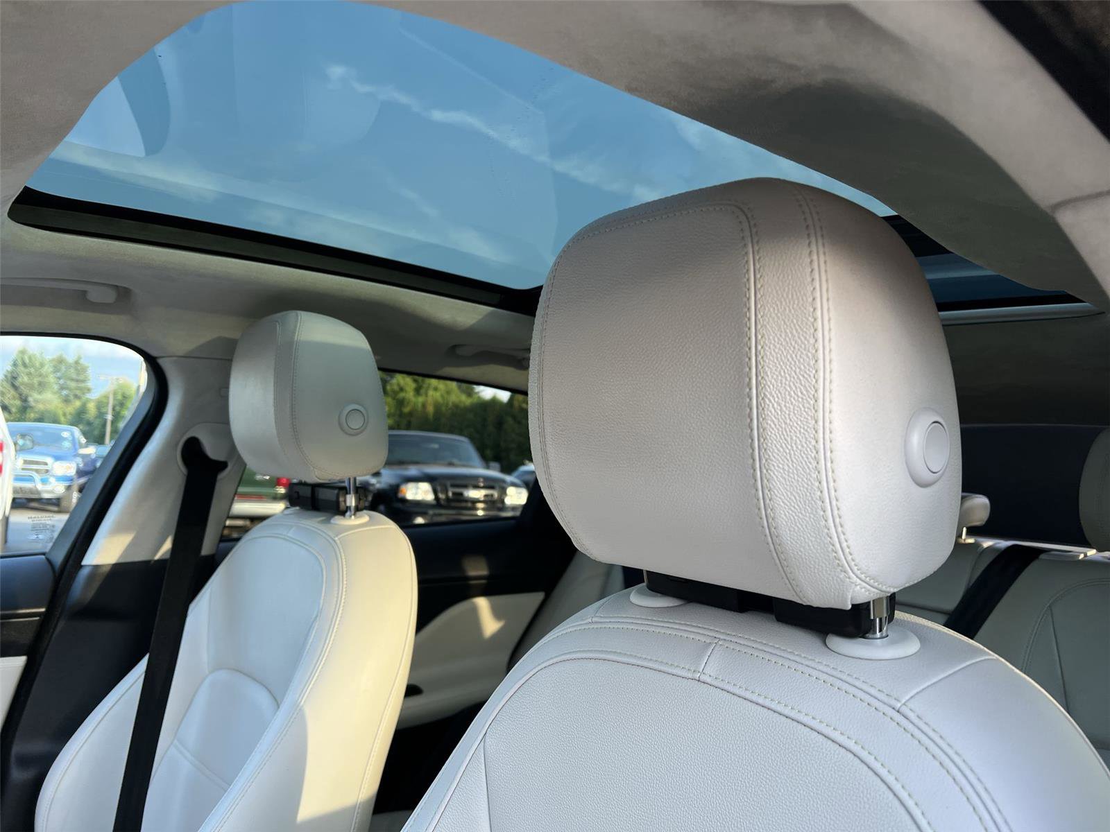 Used 2020 Jaguar F-PACE Prestige image 22