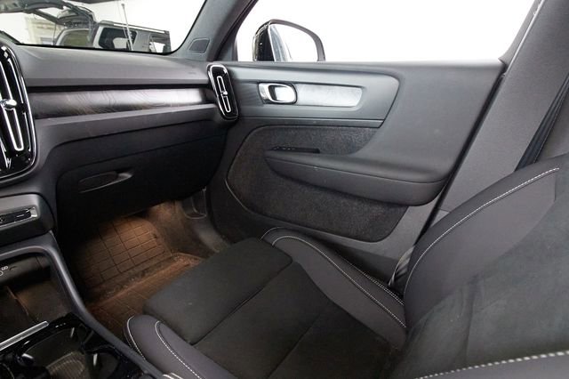 Certified 2023 Volvo C40 P8 Recharge Plus w/ Climate Package AWD/4WD image 7