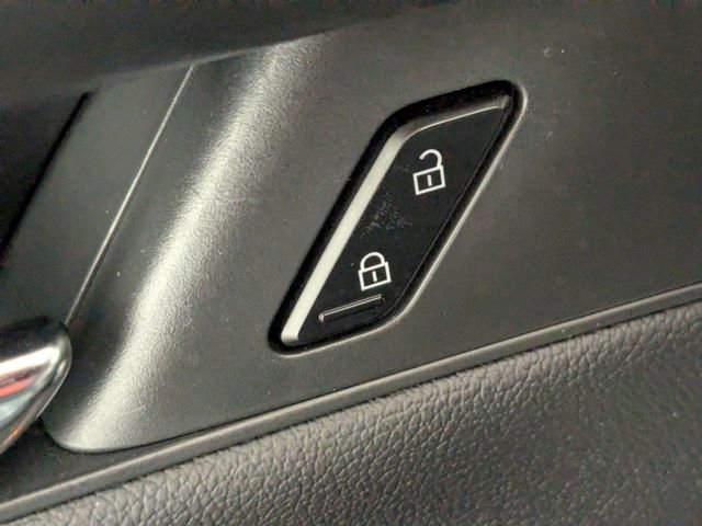 Used 2025 MAZDA CX-50 AWD 2.5 S w/ Premium Plus Pkg image 11