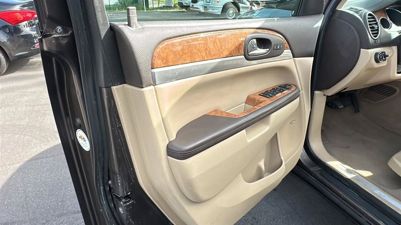 Used 2011 Buick Enclave CXL AWD/4WD image 18