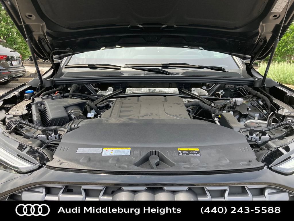 Used 2025 Audi Q5 Premium w/ Convenience Package image 16