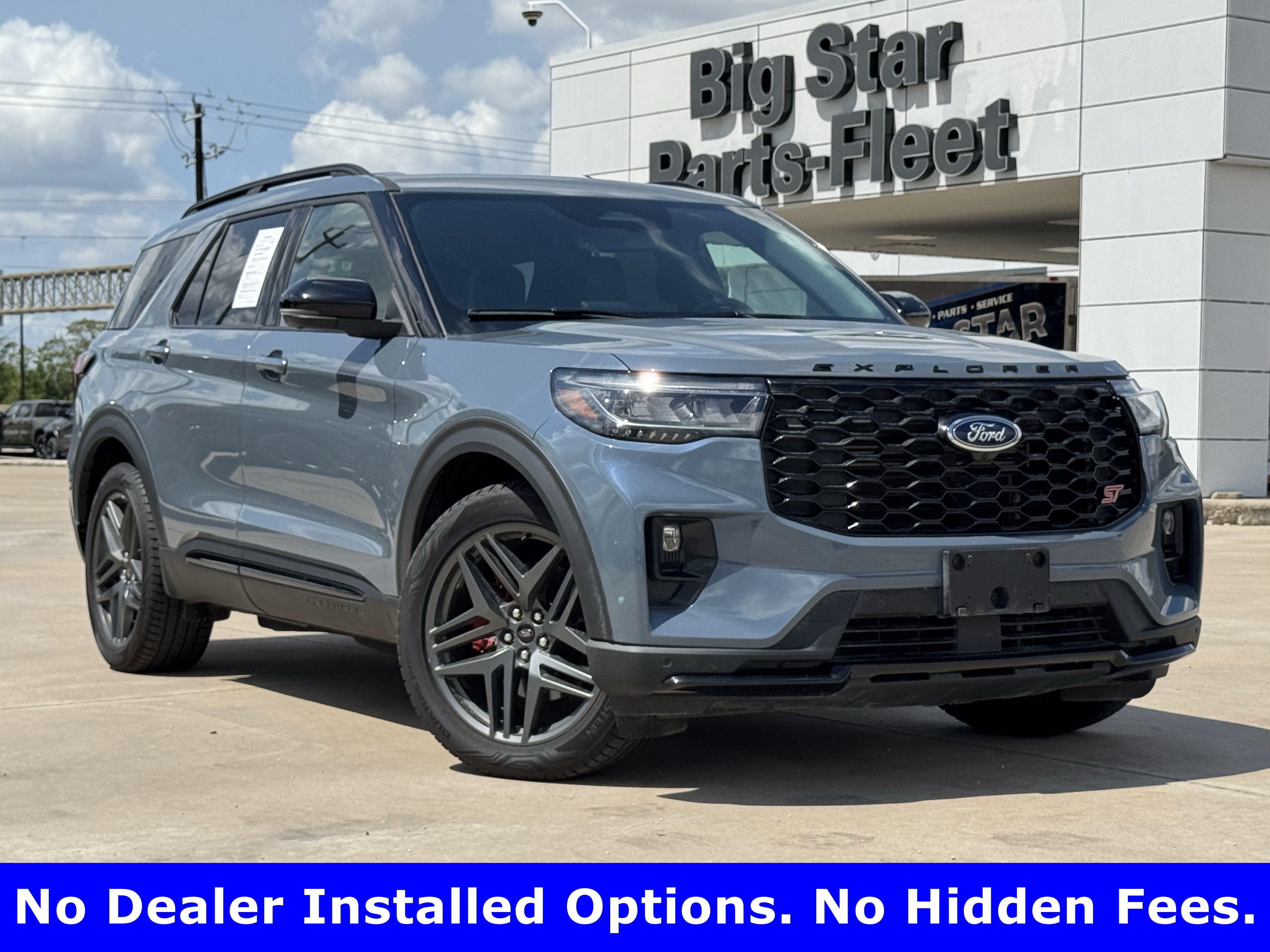Used 2025 Ford Explorer ST AWD/4WD image 2