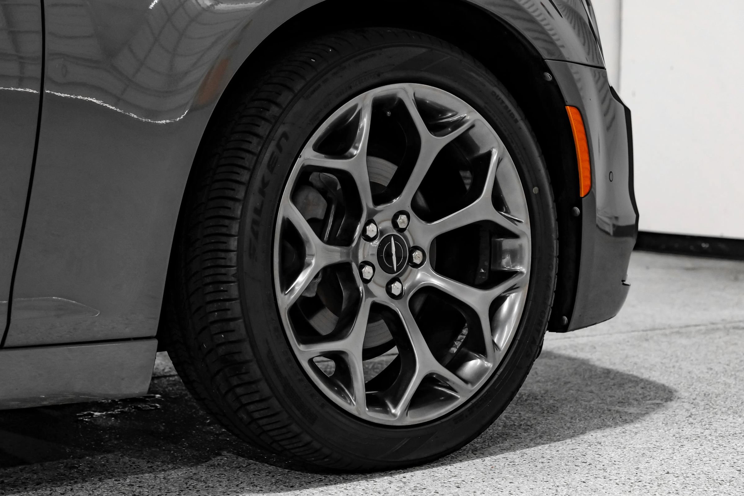 Used 2018 Chrysler 300 S w/ 300S Premium Group RWD image 71