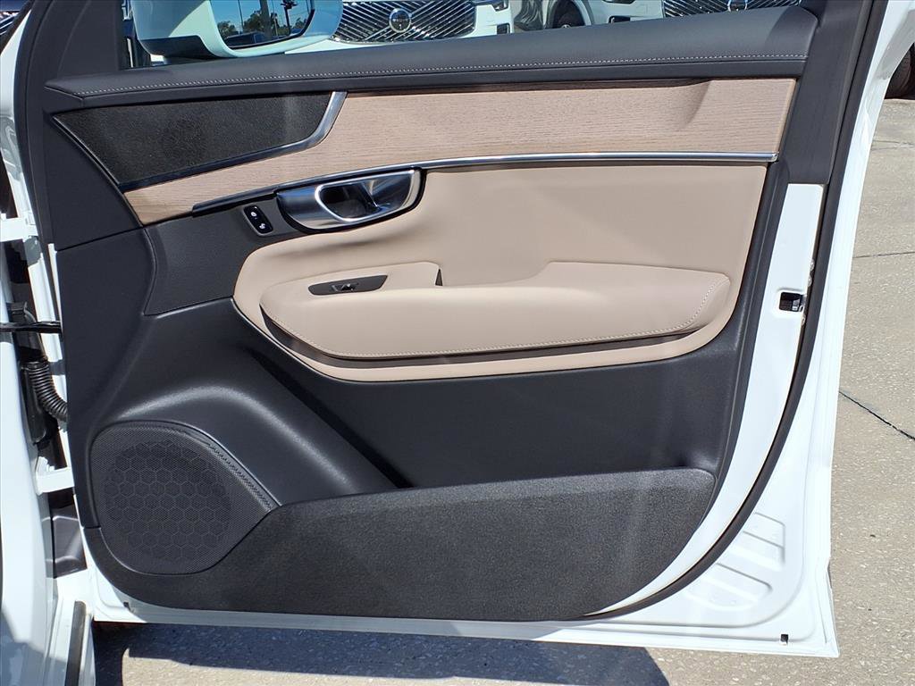 New 2026 Volvo XC90 T8 Core w/ Protection Package Premier image 13