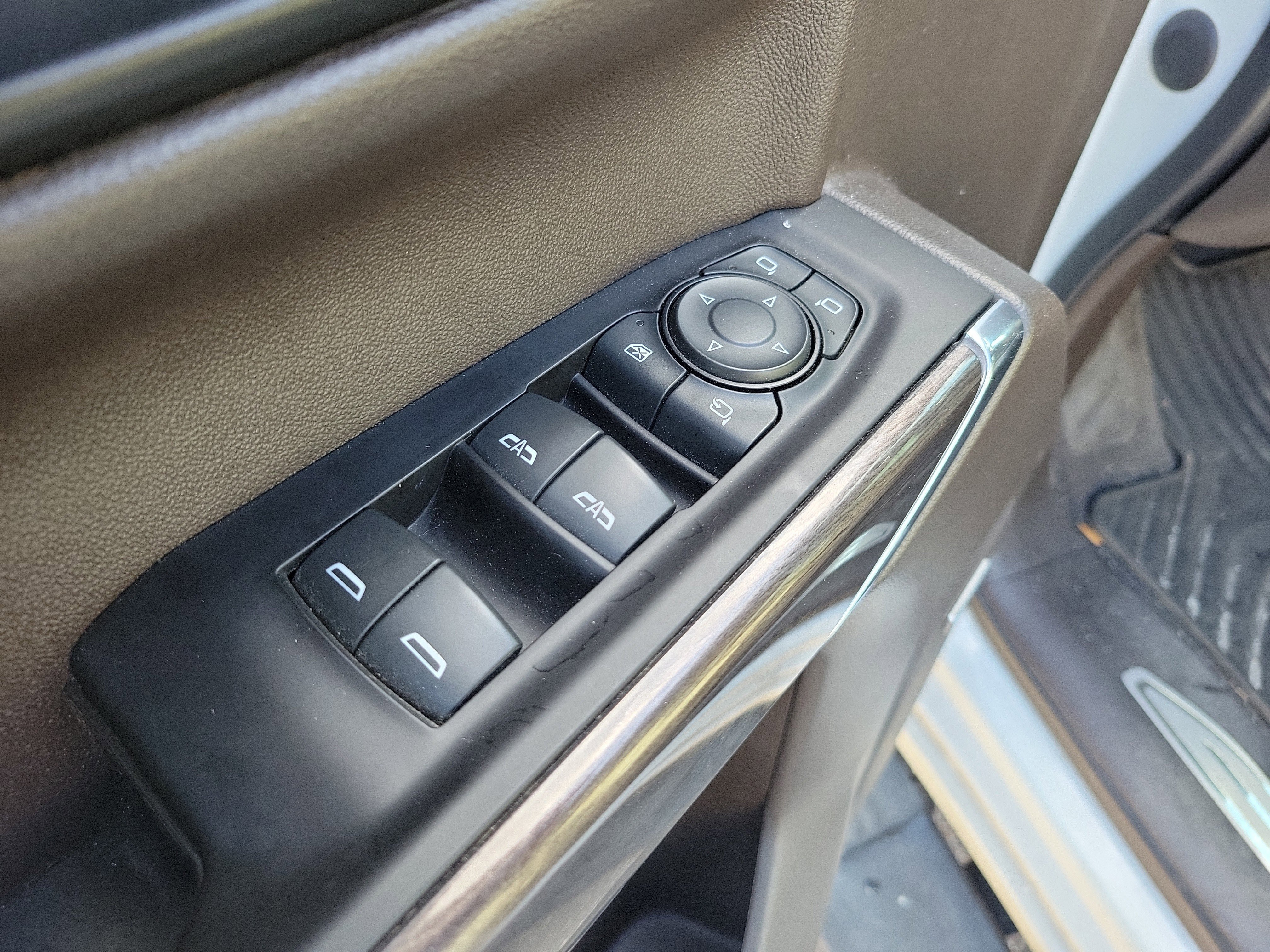 Used 2020 Chevrolet Silverado 1500 LTZ w/ LTZ Plus Package image 20