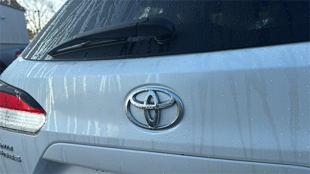 Used 2024 Toyota Corolla Cross LE image 32