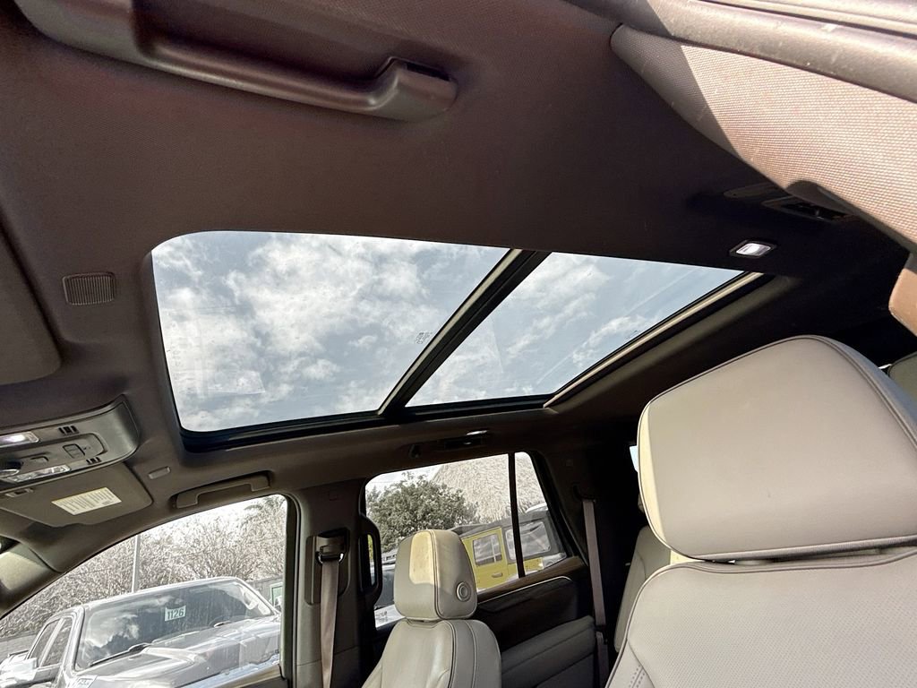 Used 2023 GMC Yukon SLT image 24