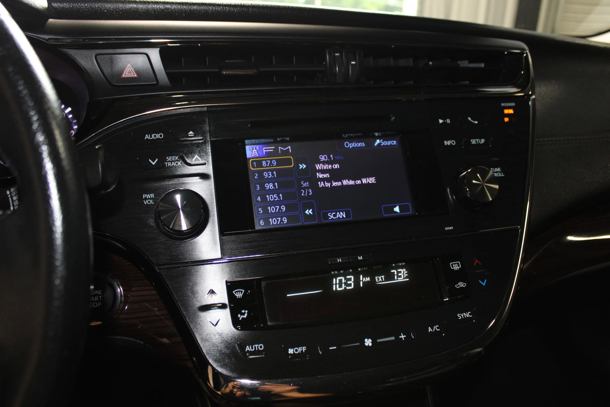 Used 2013 Toyota Avalon XLE FWD image 17