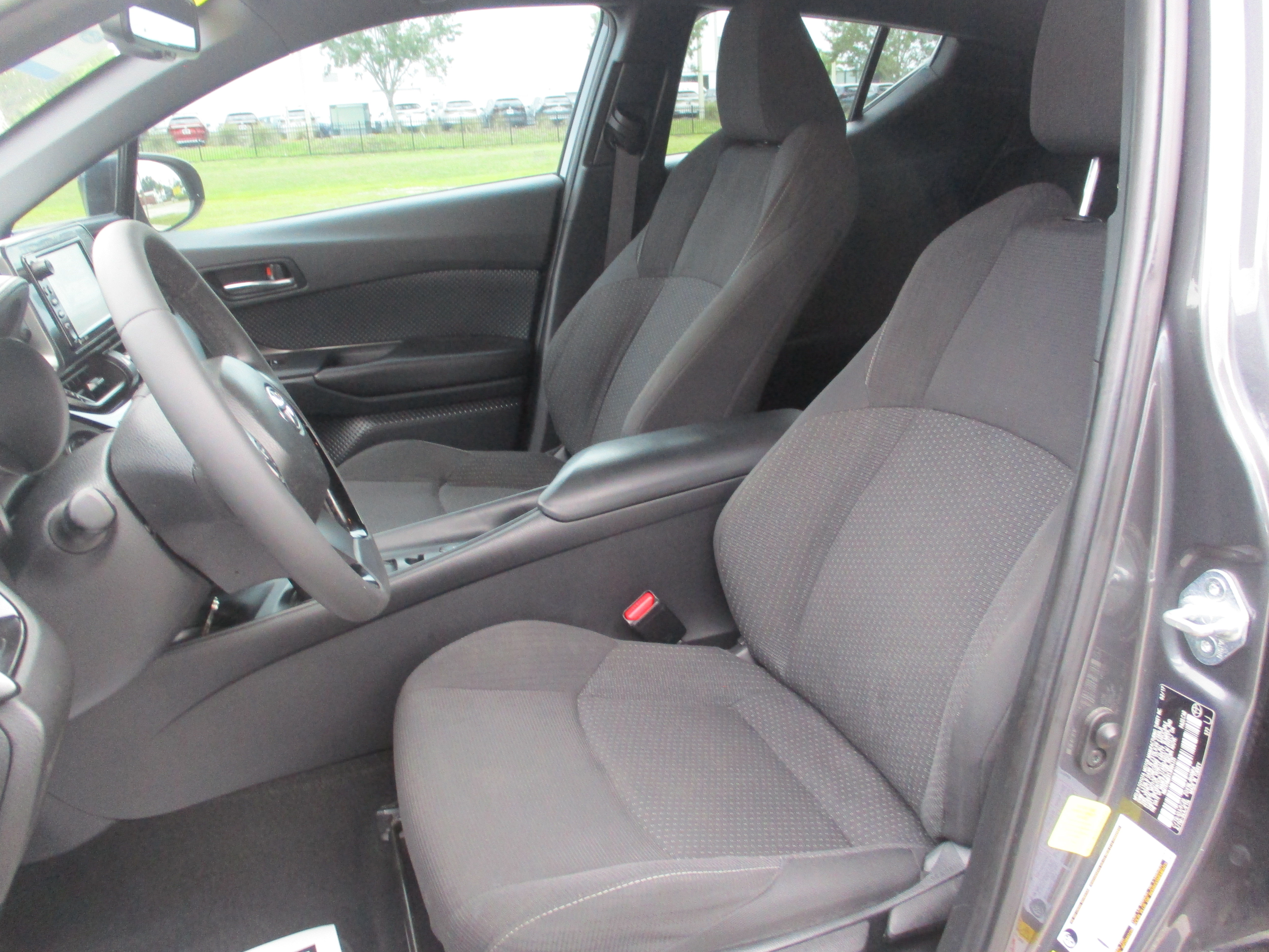 Used 2018 Toyota C-HR XLE FWD image 14