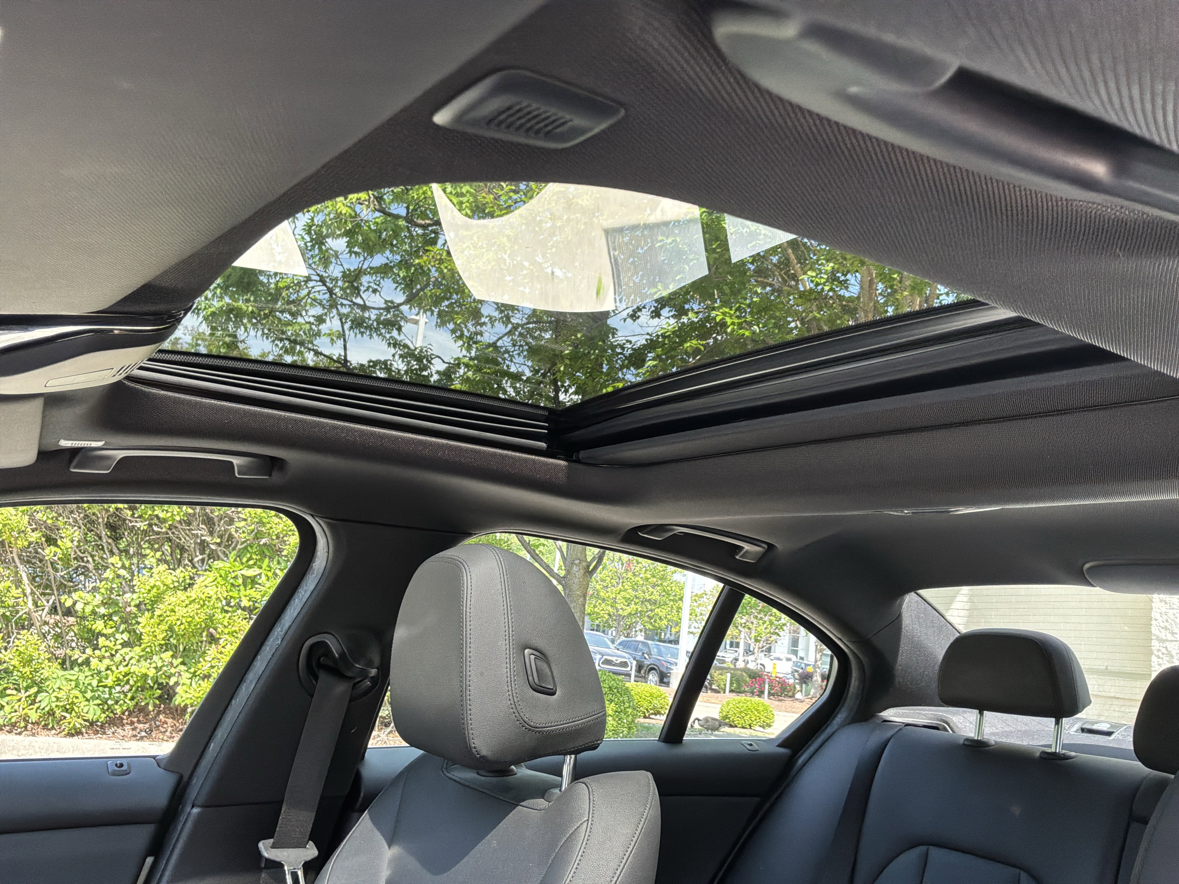 Used 2020 BMW 330i Sedan w/ Convenience Package image 28