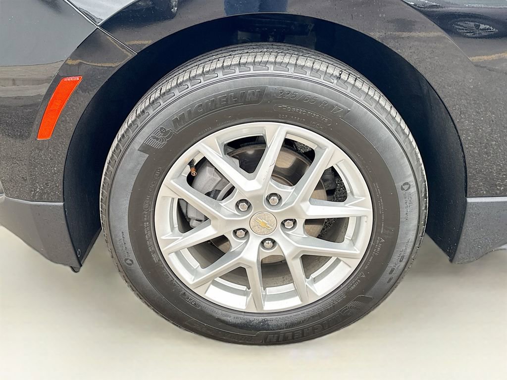 Used 2023 Chevrolet Equinox LS image 39