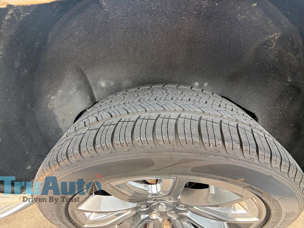 Used 2015 Chevrolet Tahoe LTZ AWD/4WD image 25
