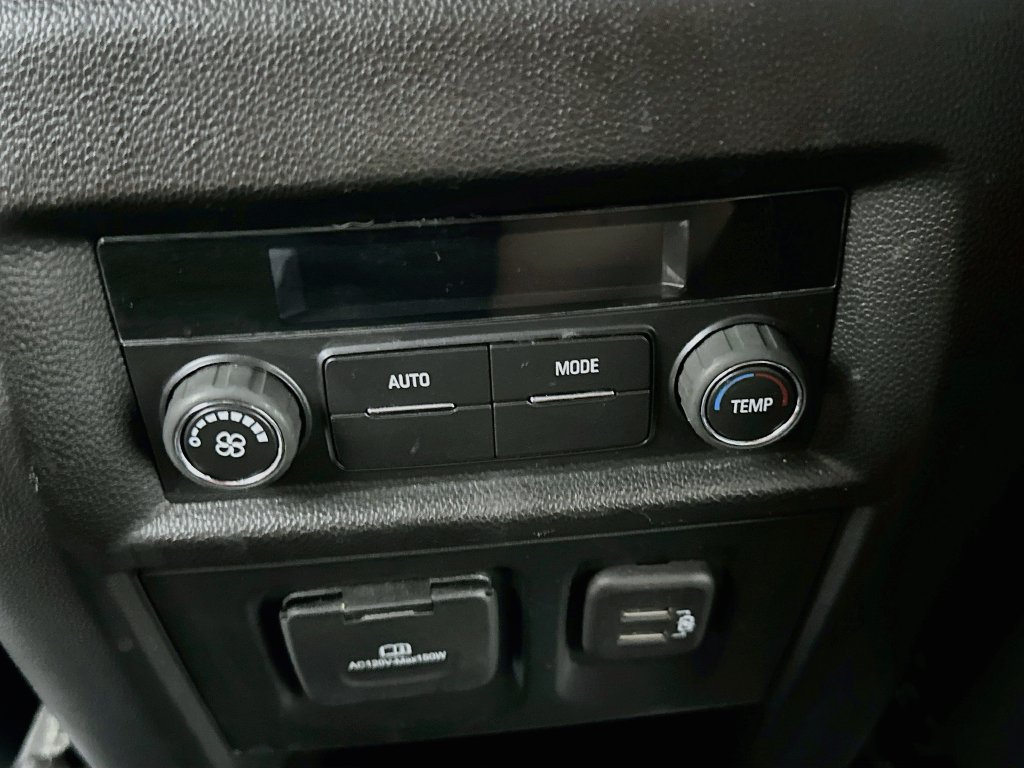 Used 2023 Chevrolet Traverse LT w/ LT Premium Package FWD image 34