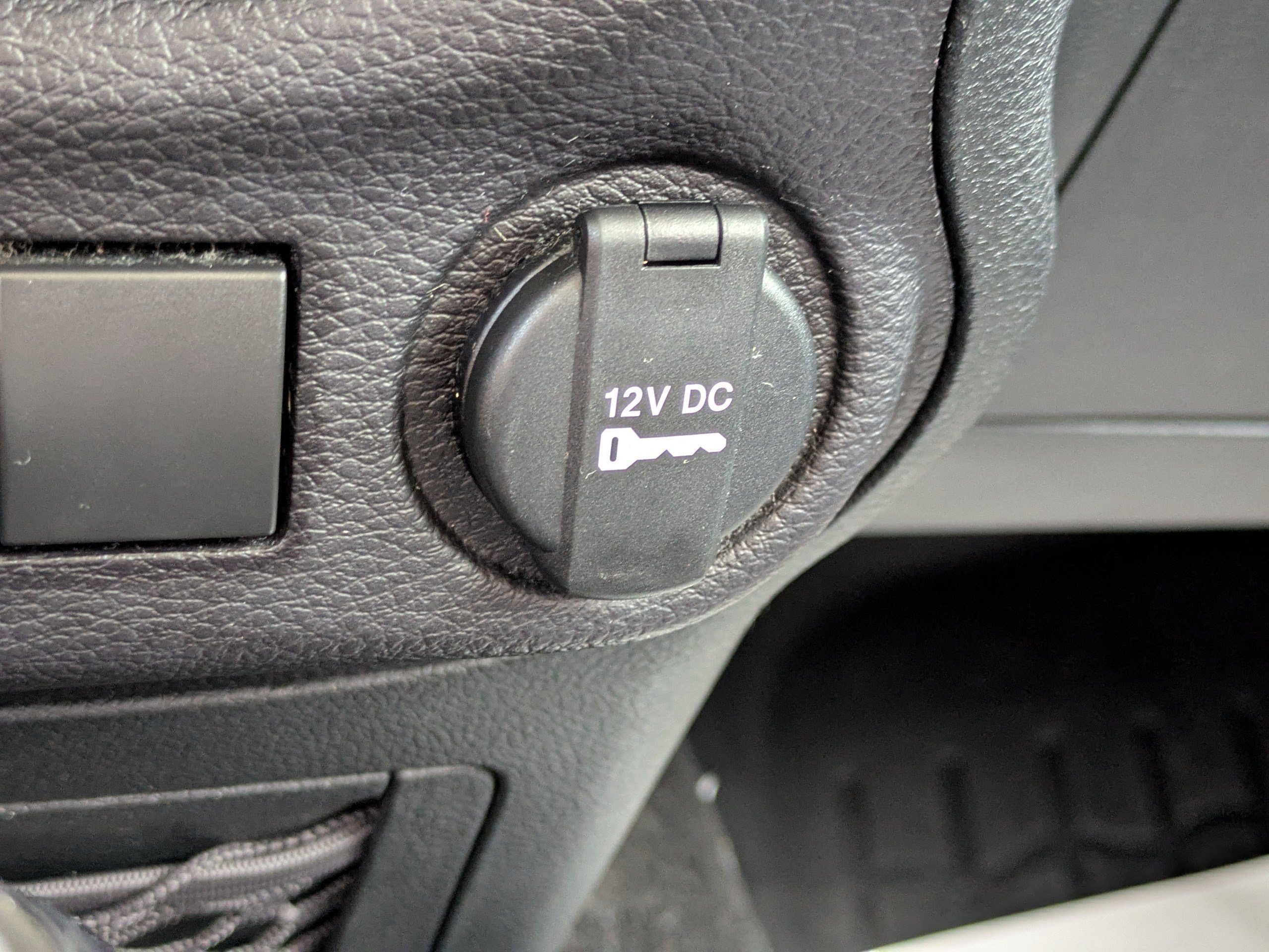 Used 2018 Jeep Wrangler Unlimited Sahara AWD/4WD image 25
