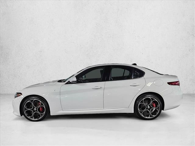 Used 2022 Alfa Romeo Giulia Ti image 9