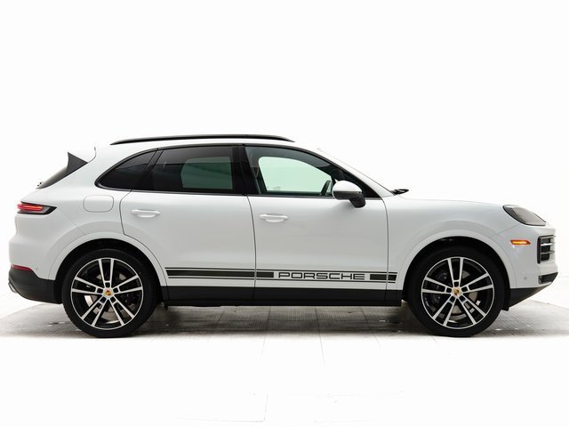 Used 2024 Porsche Cayenne image 33