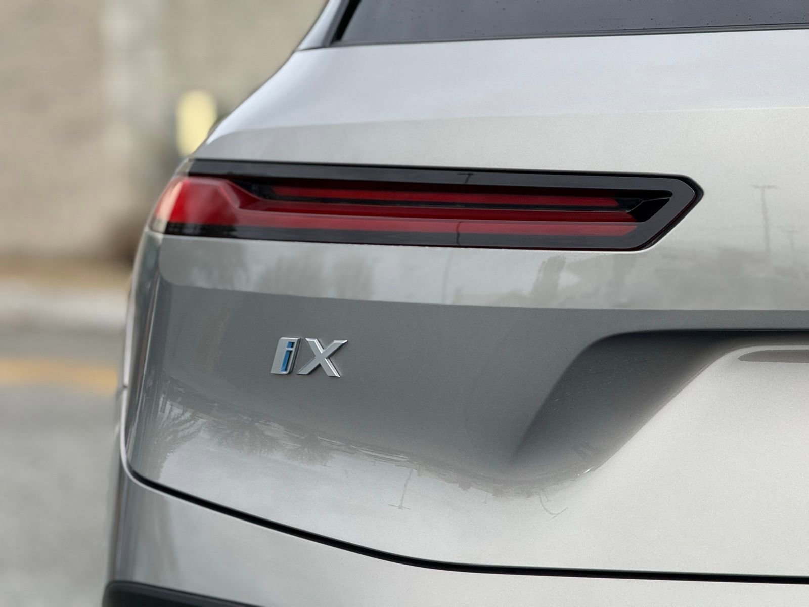 Used 2024 BMW iX xDrive50 w/ Radiant Heating Package image 16