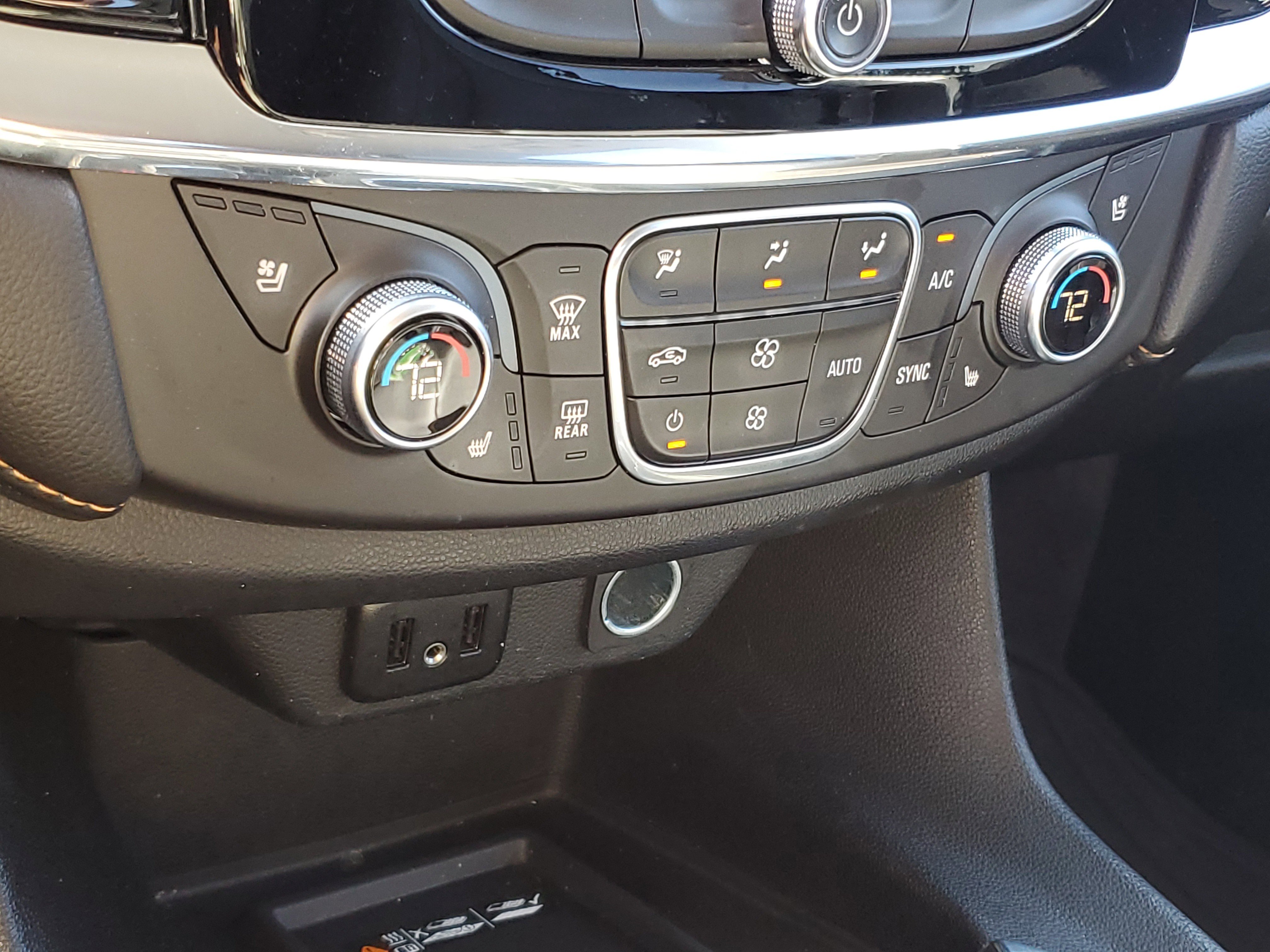 Used 2018 Chevrolet Traverse Premier w/ Driver Confidence II Package image 21