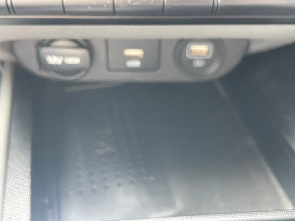 Used 2022 Hyundai Elantra SEL w/ Convenience Package FWD image 28