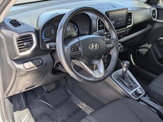 Used 2023 Hyundai Venue SEL FWD image 10