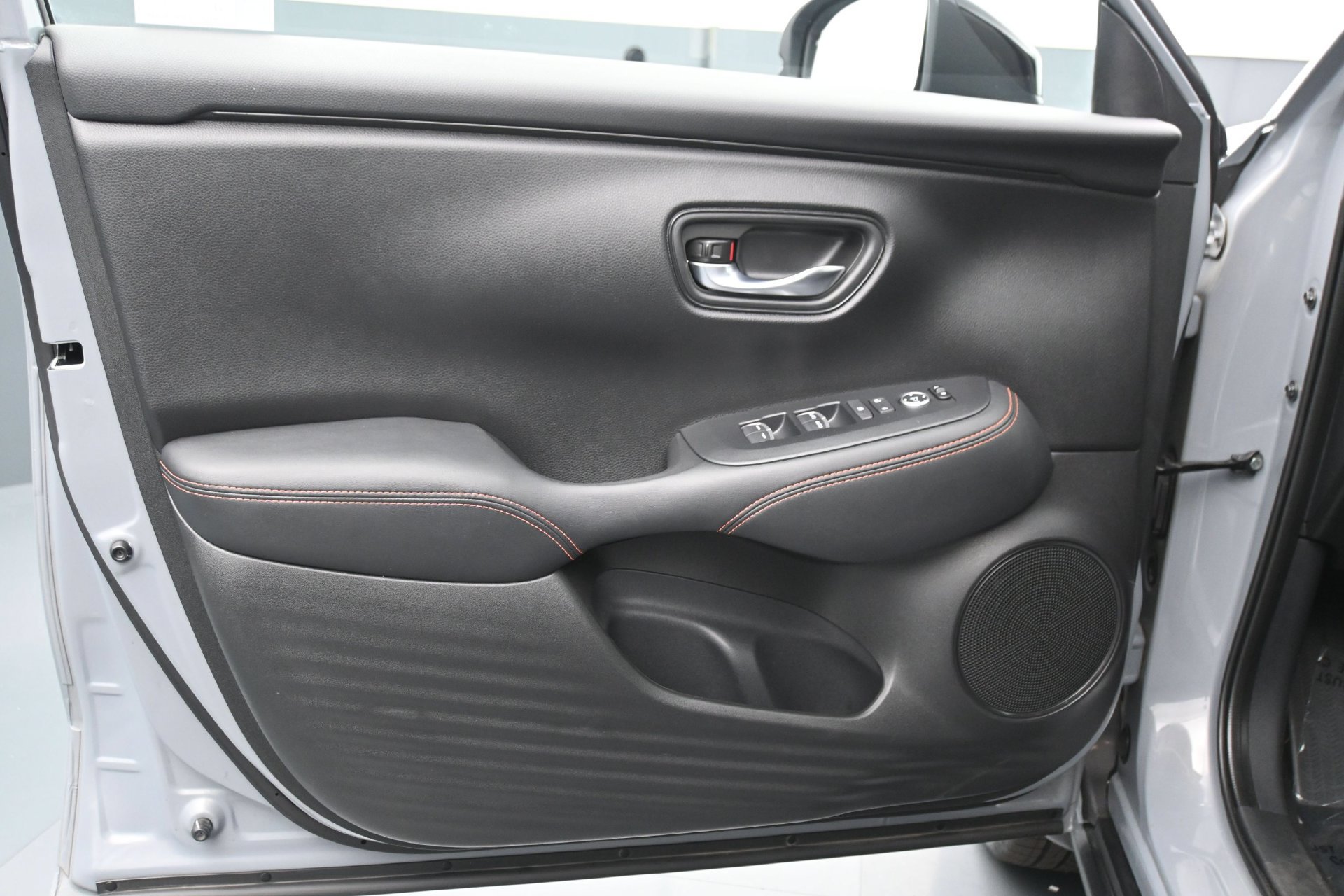 Used 2024 Honda HR-V Sport image 17