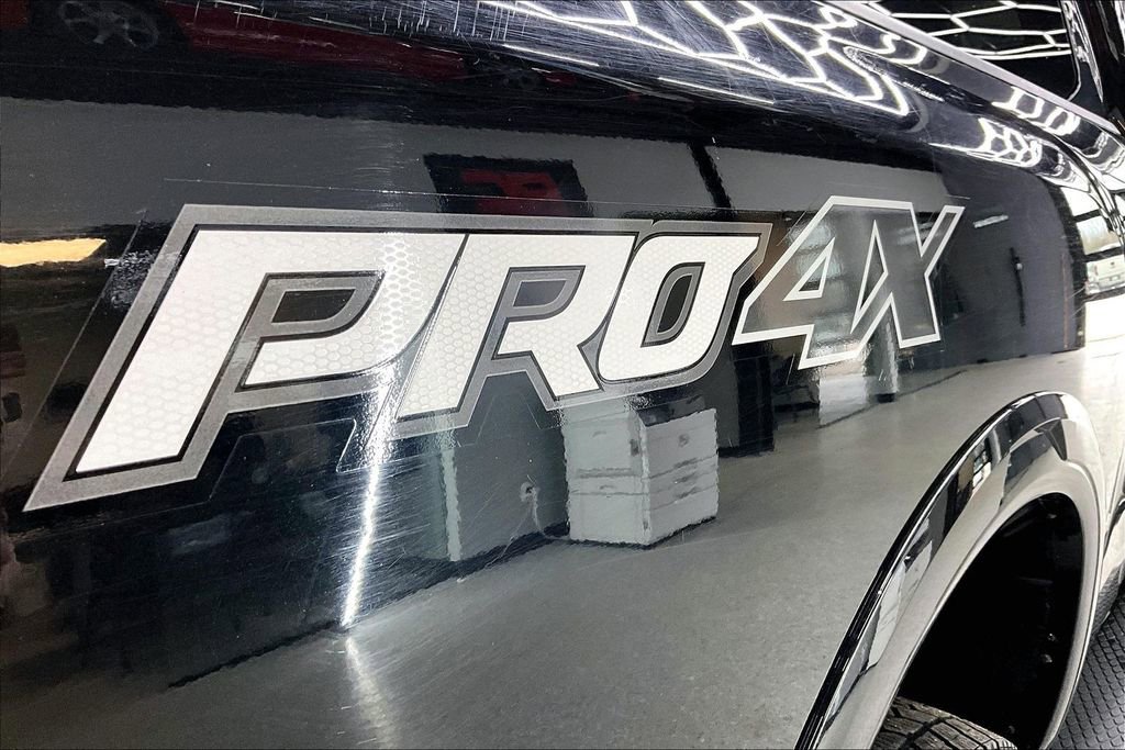 Used 2018 Nissan Titan PRO-4X image 25