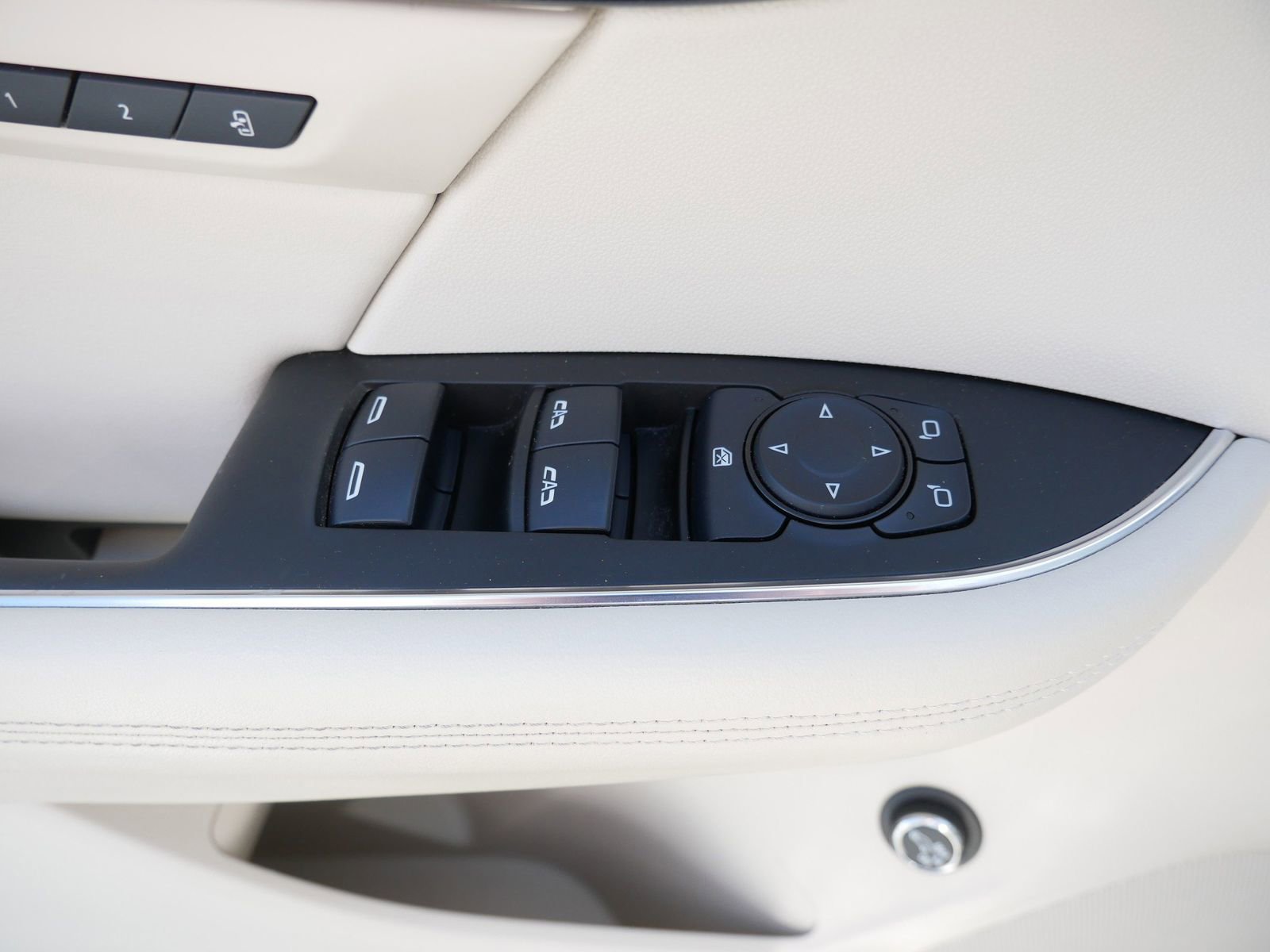 Used 2021 Buick Envision Essence AWD/4WD image 15
