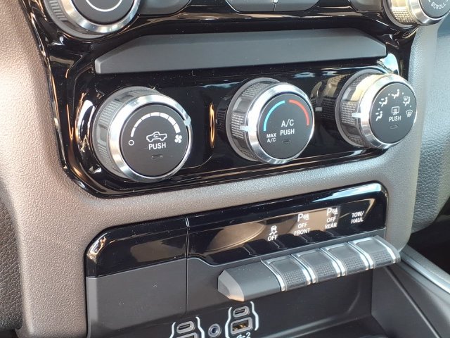 New 2026 RAM 1500 Express AWD/4WD image 21