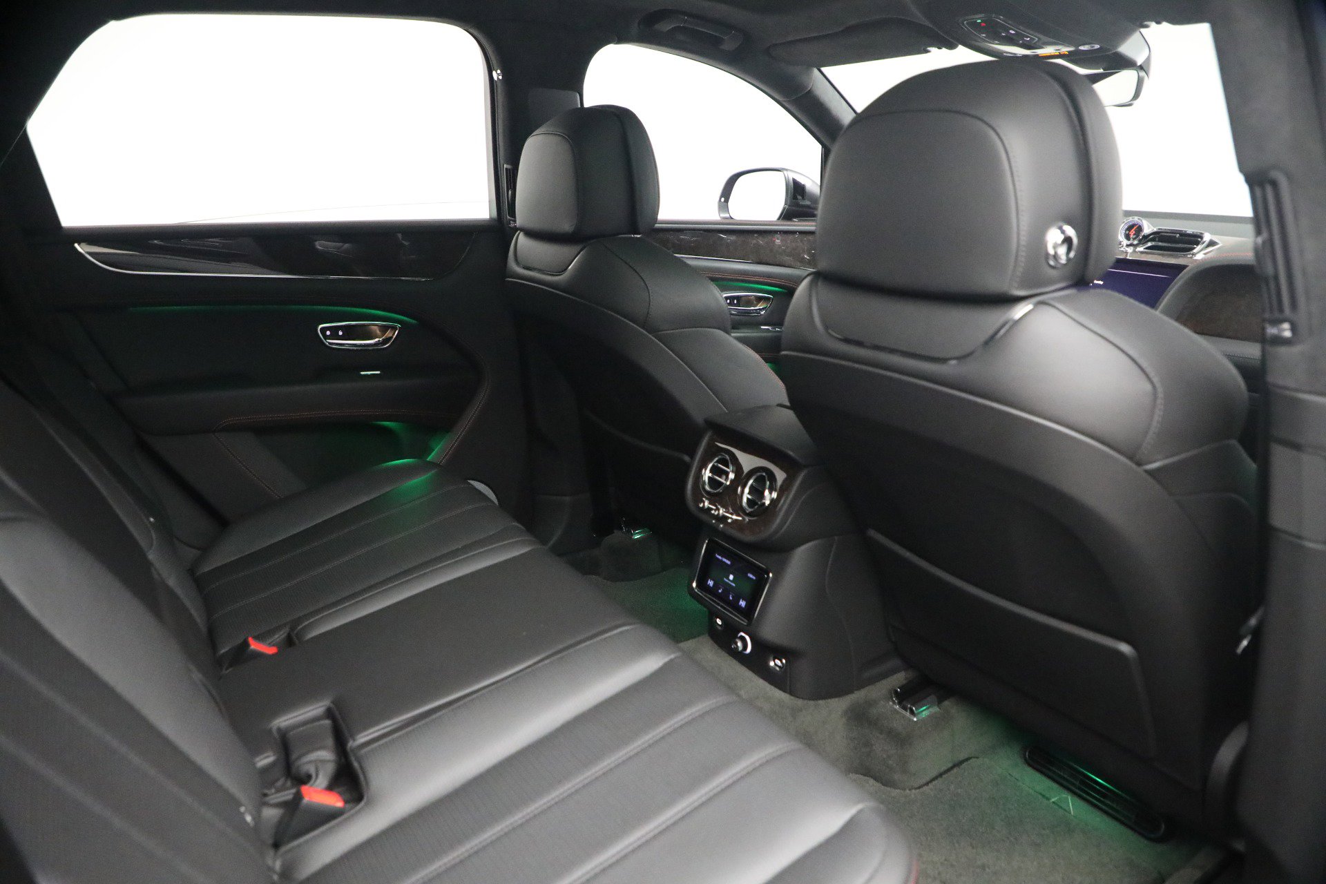 Certified 2021 Bentley Bentayga image 30