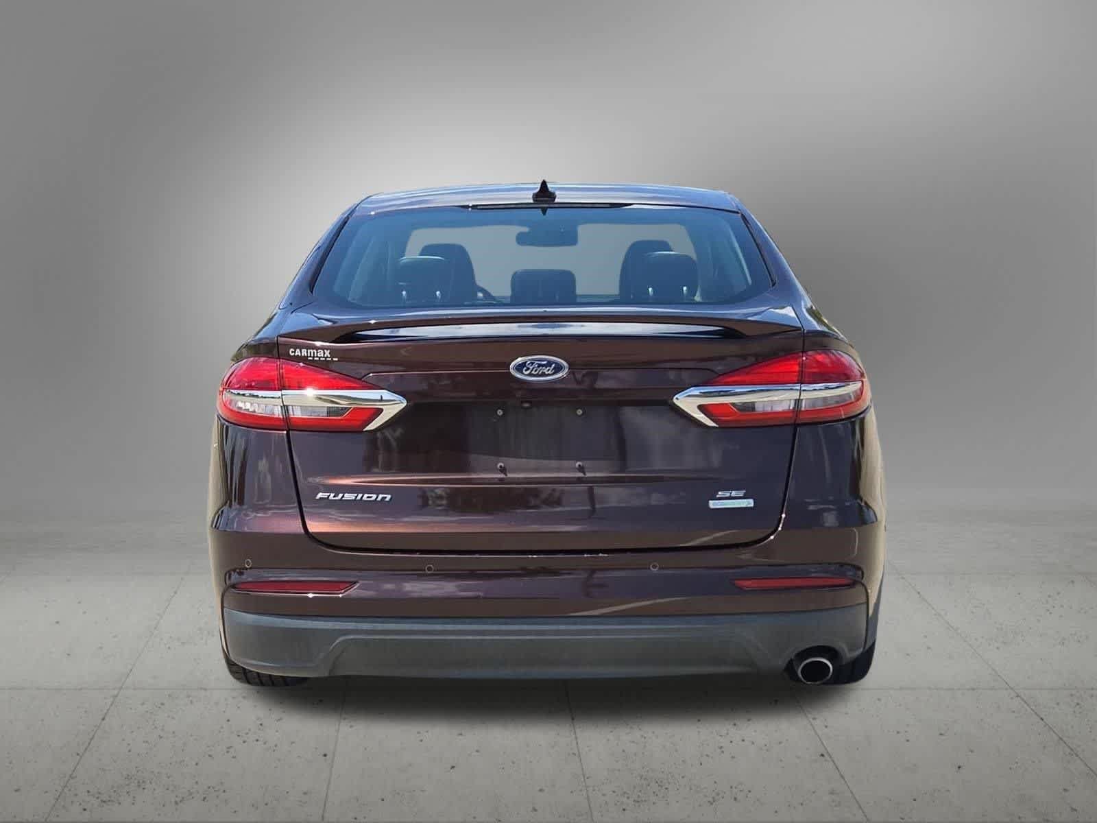 Used 2019 Ford Fusion SE w/ Equipment Group 151A FWD image 5