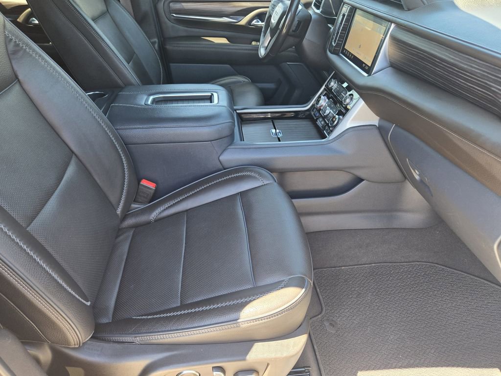 Used 2021 GMC Yukon Denali w/ Denali Premium Package AWD/4WD image 12