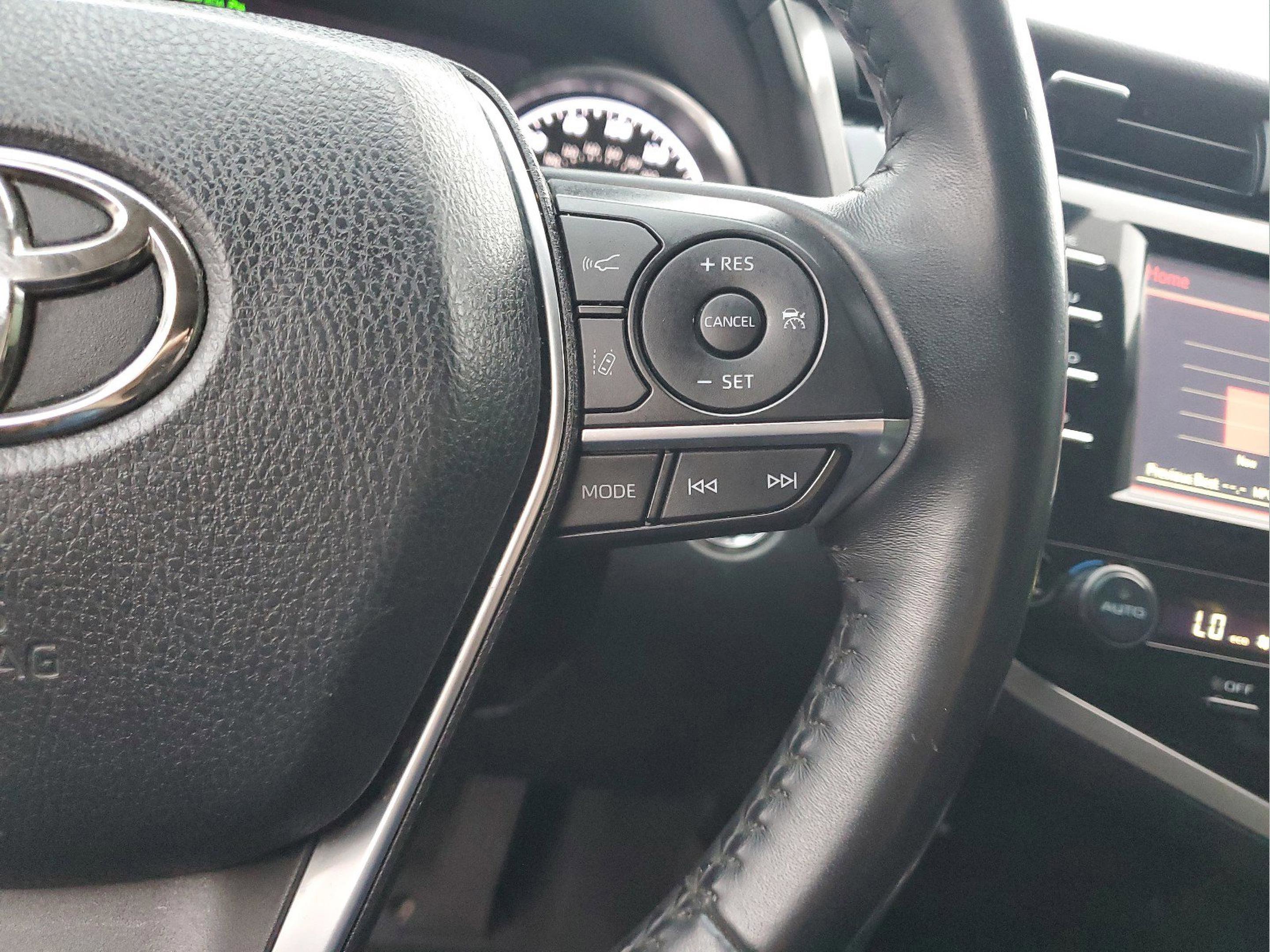 Used 2018 Toyota Camry XLE image 26