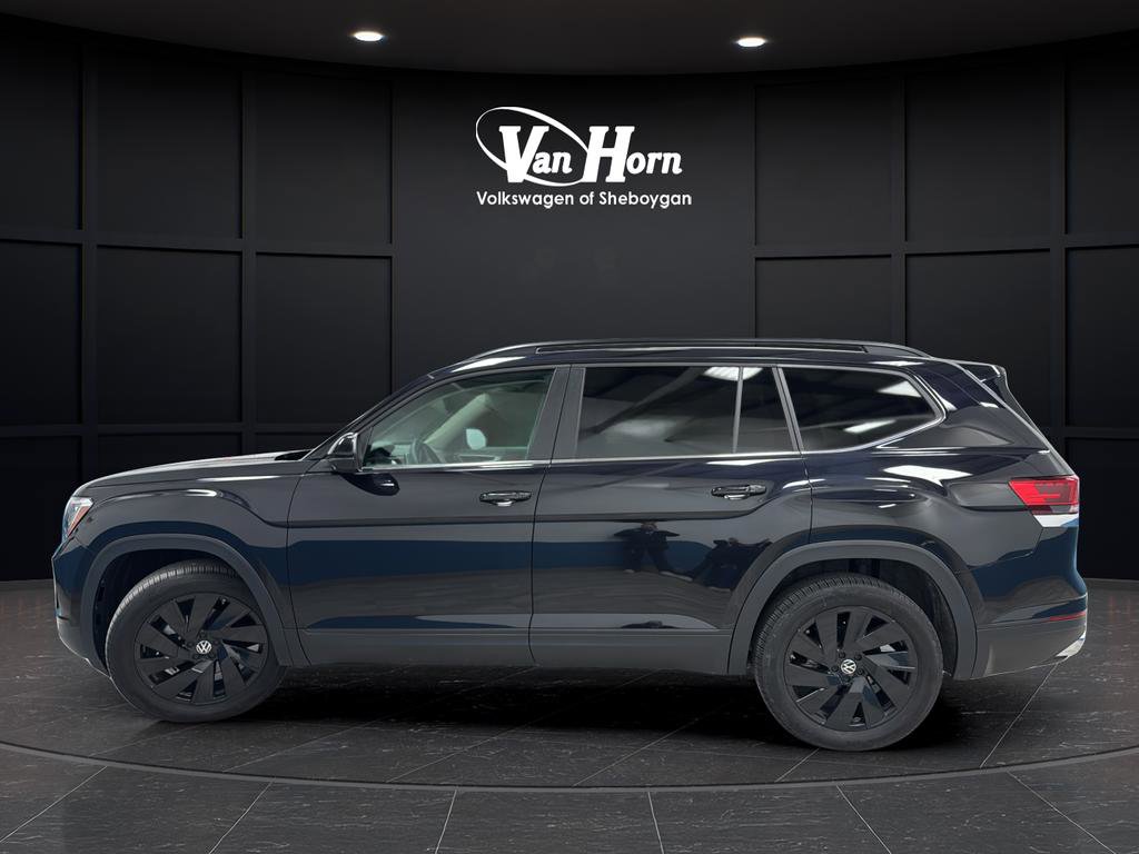 Used 2024 Volkswagen Atlas SE w/ Black Wheel Package image 6