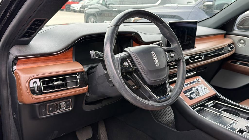 Used 2020 Lincoln Aviator Reserve w/ Equipment Group 202A AWD/4WD image 10