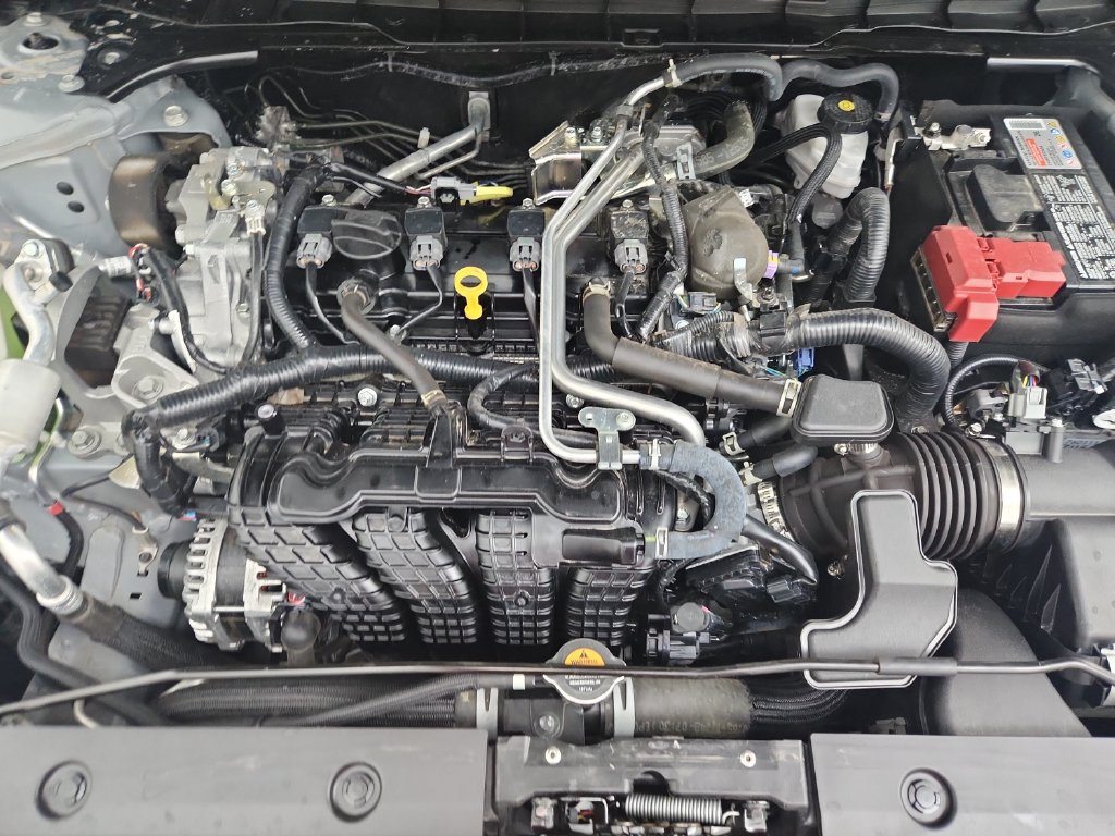 Used 2025 Nissan Altima 2.5 SV FWD image 35