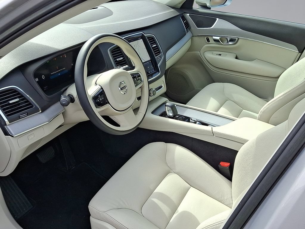 Used 2023 Volvo XC90 B5 Core w/ Protection Package Premier AWD/4WD image 17