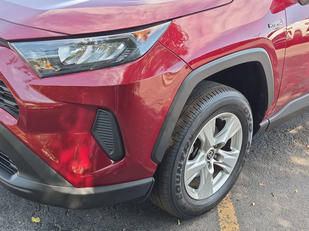 Used 2021 Toyota RAV4 LE AWD/4WD image 9