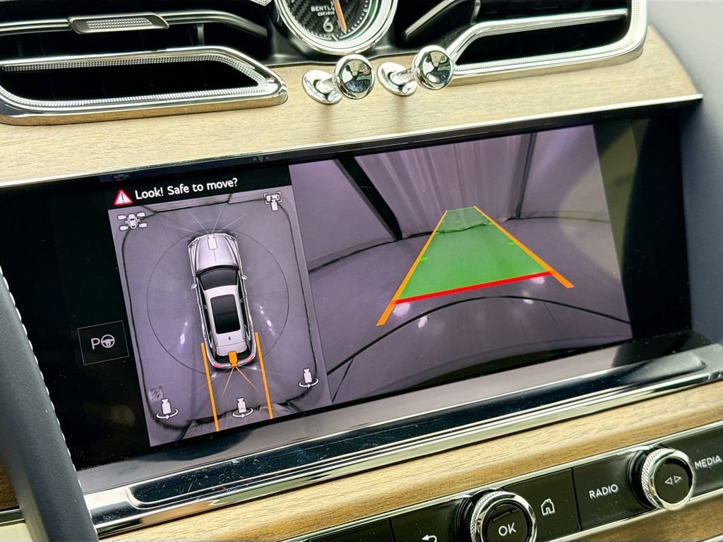 New 2026 Bentley Bentayga Extended Wheelbase AWD/4WD image 15
