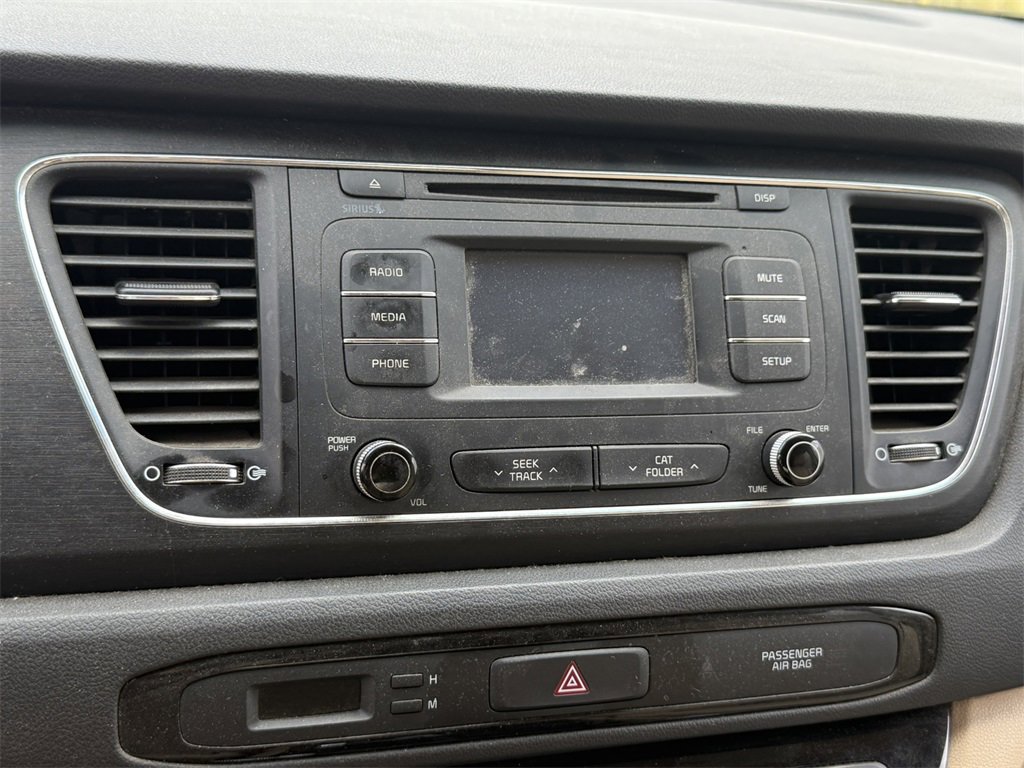 Used 2016 Kia Sedona LX image 23