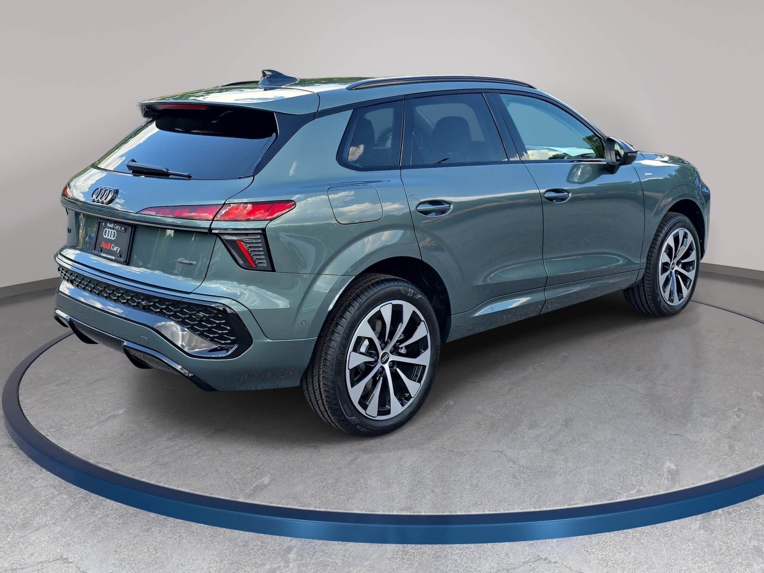 New 2026 Audi Q3 quattro 2.0T AWD/4WD image 5