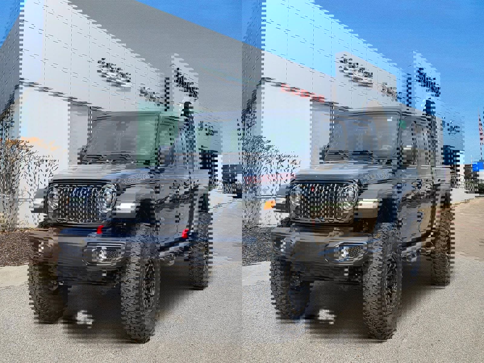 Used 2025 Jeep Gladiator Rubicon w/ Convenience Group image 2