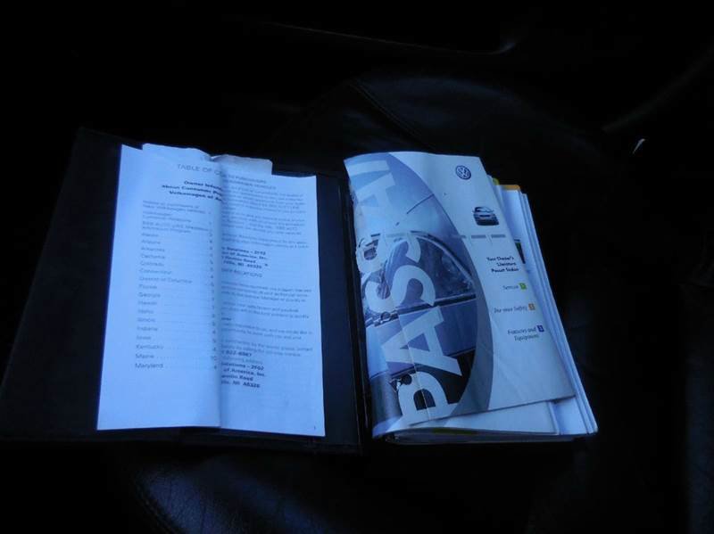 Used 2001 Volkswagen Passat GLX AWD/4WD image 11