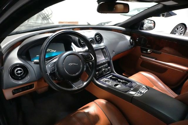 Used 2013 Jaguar XJ Supercharged image 15