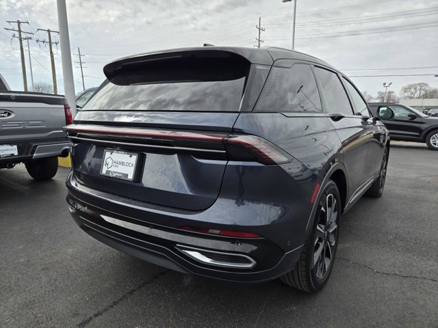 Used 2024 Lincoln Nautilus Reserve w/ Equipment Group 202A image 5