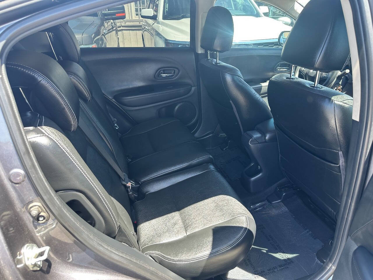 Used 2016 Honda HR-V LX image 17