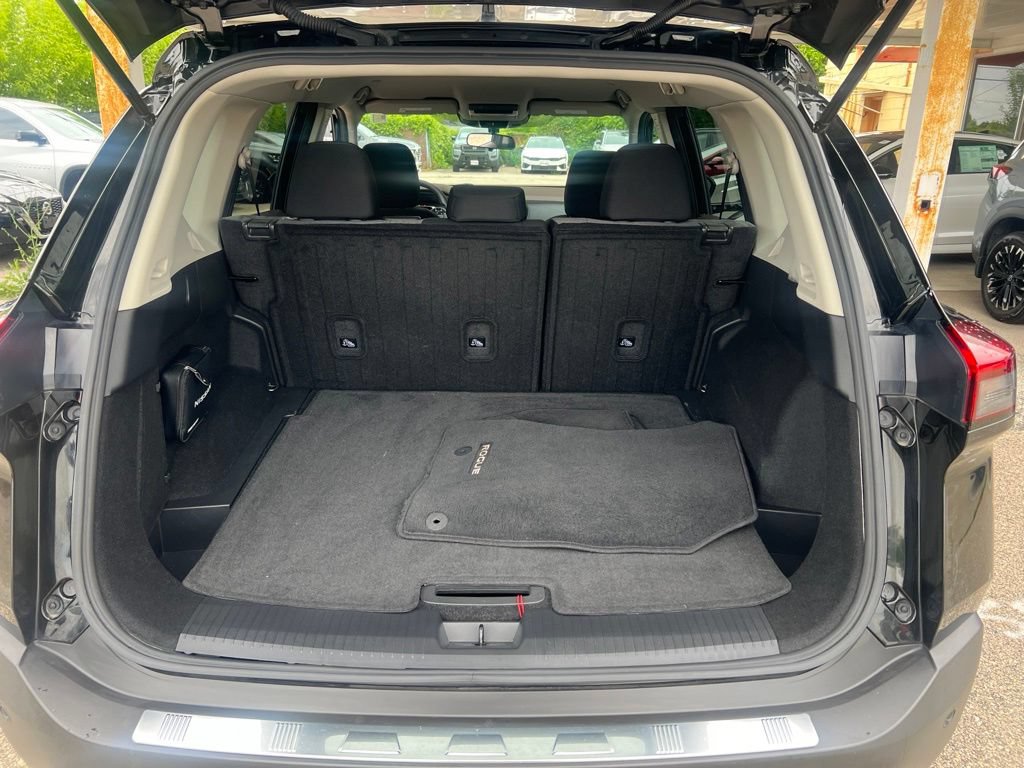 Certified 2023 Nissan Rogue SV AWD/4WD image 11
