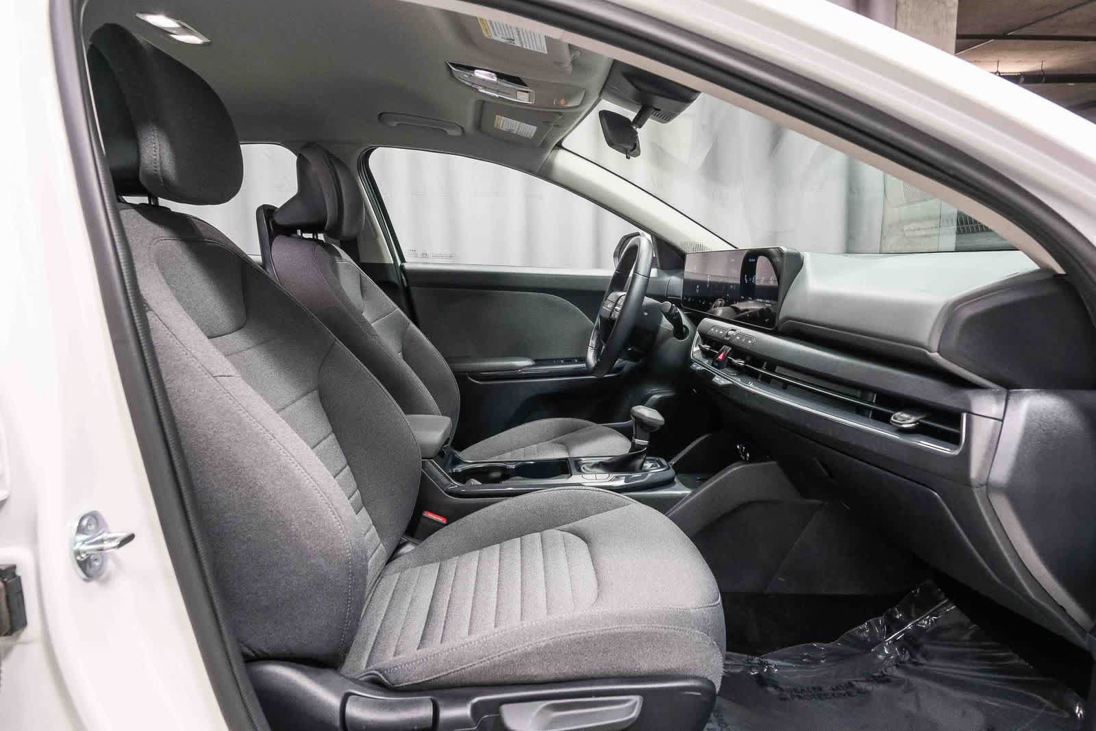 Used 2025 Kia K4 EX FWD image 19