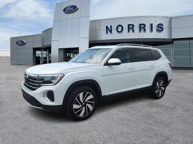 Used 2025 Volkswagen Atlas SEL AWD/4WD image 2