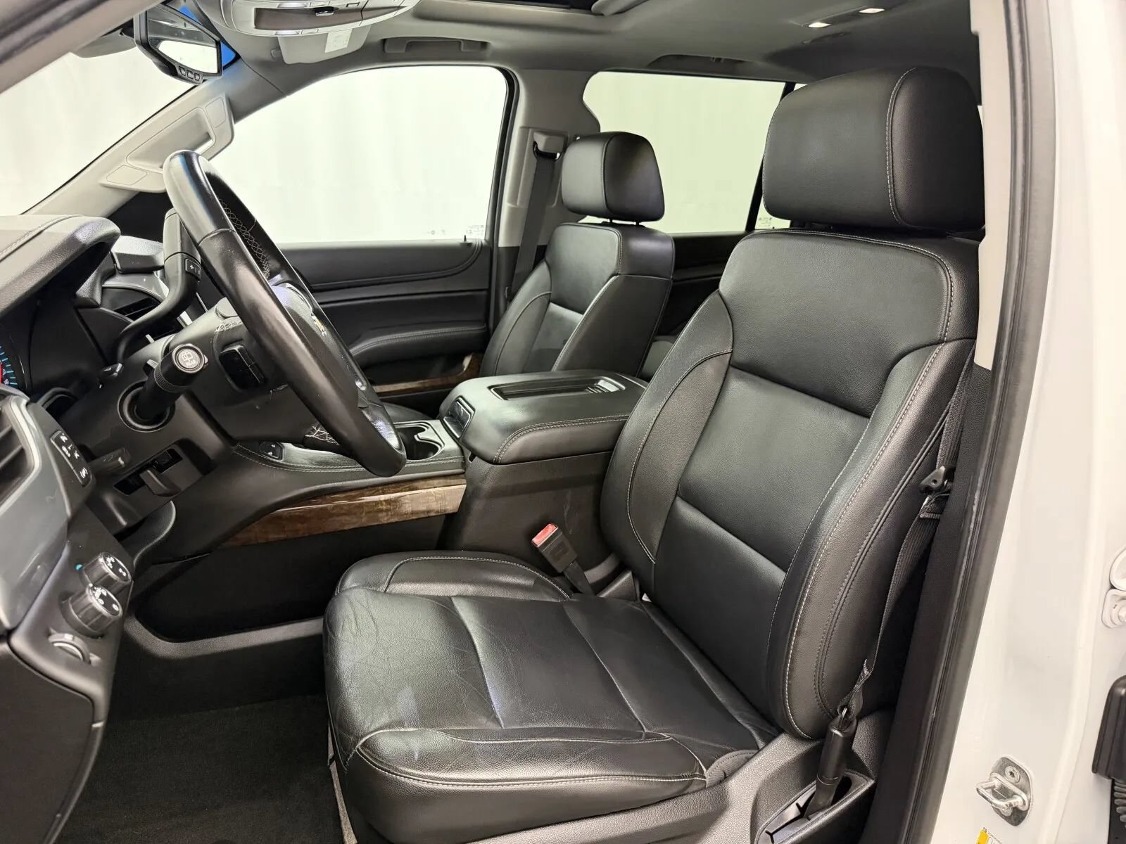 Used 2018 Chevrolet Suburban LT AWD/4WD image 11
