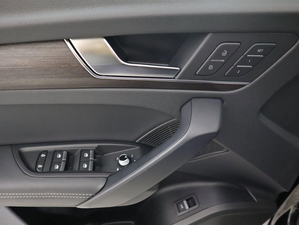 Certified 2025 Audi Q5 2.0T Premium Plus w/ Premium Plus Package image 24